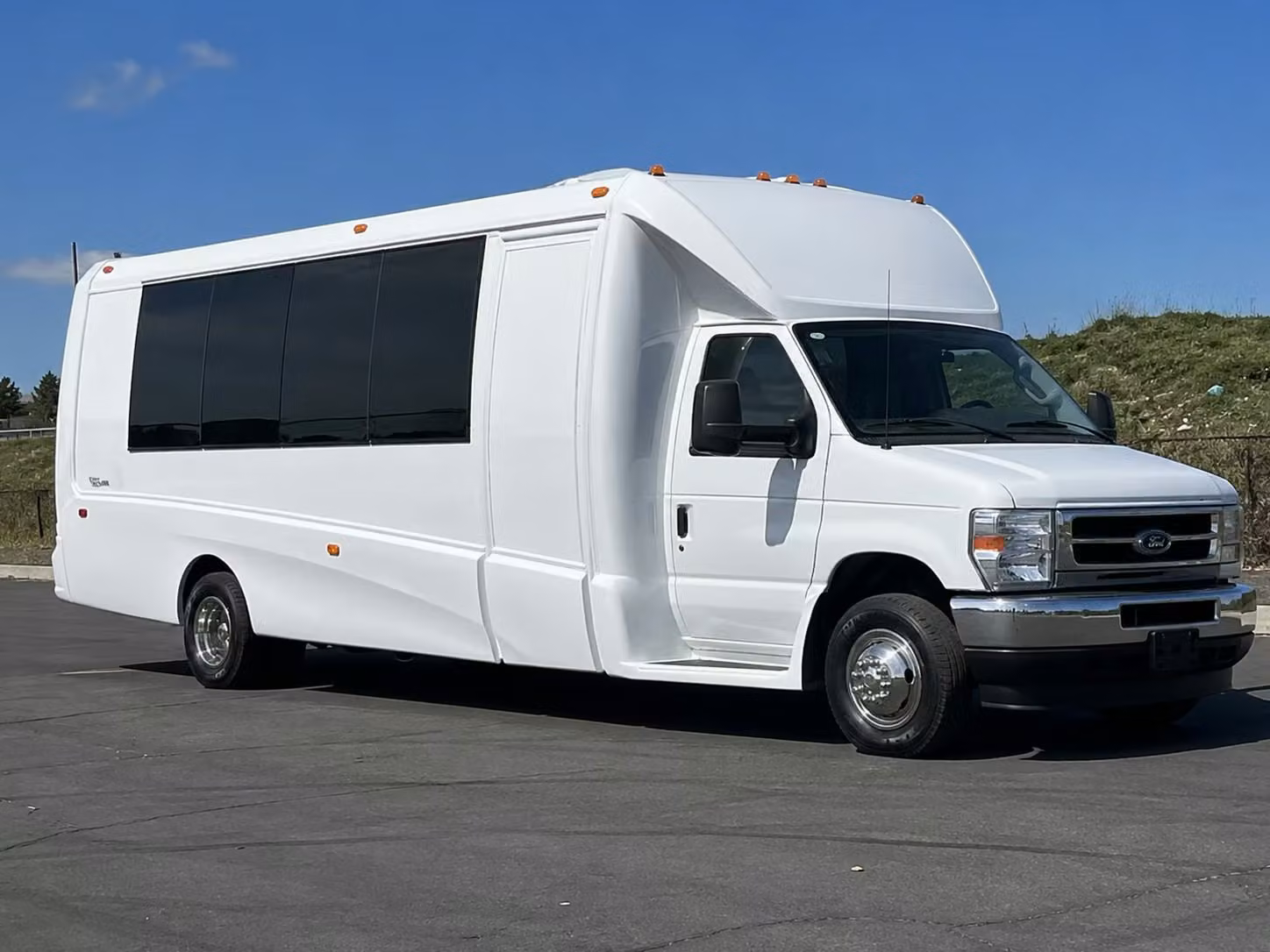 party bus rentals for concerts at north island credit union amphitheatre from el cajon